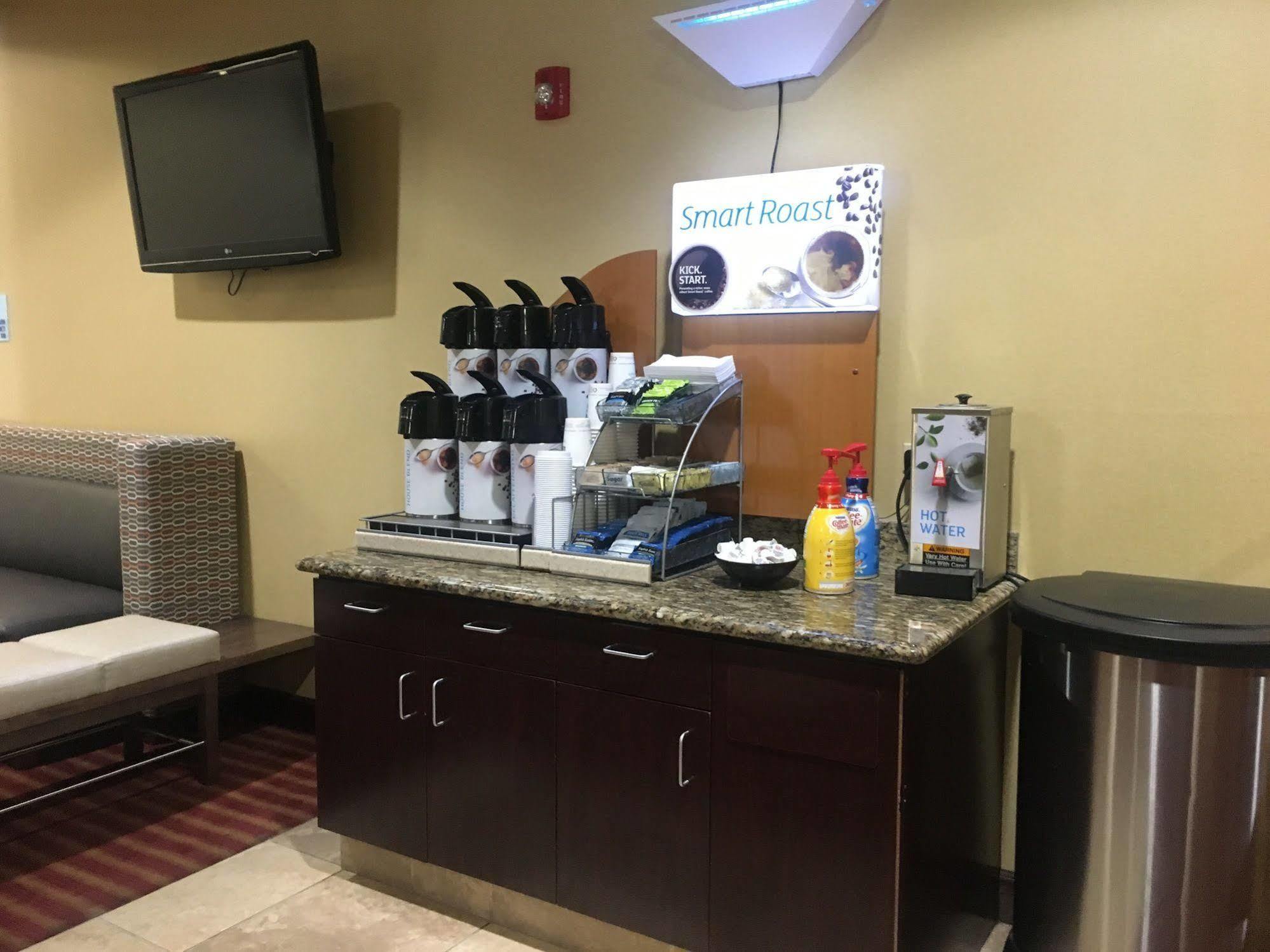 Holiday Inn Express Hotel & Suites Napa Valley-American Canyon By Ihg Eksteriør billede